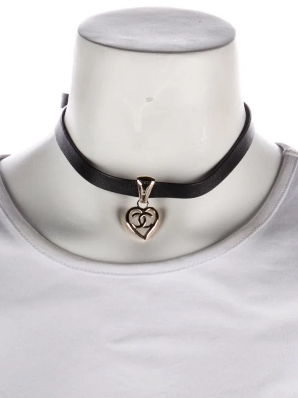 Chanel Leather CC Heart Pendant Choker Nana - Picture 4 of 6